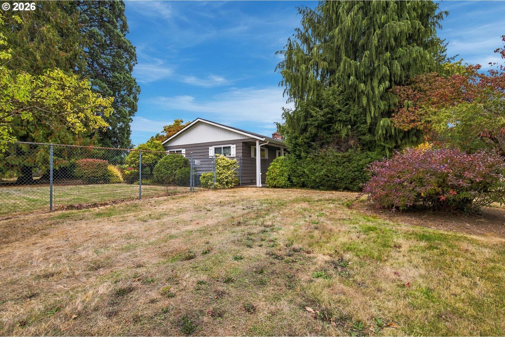 8123 Southeast Roots Road Milwaukie, OR 97267 - Photo 16 of 48 Gallery Image 16