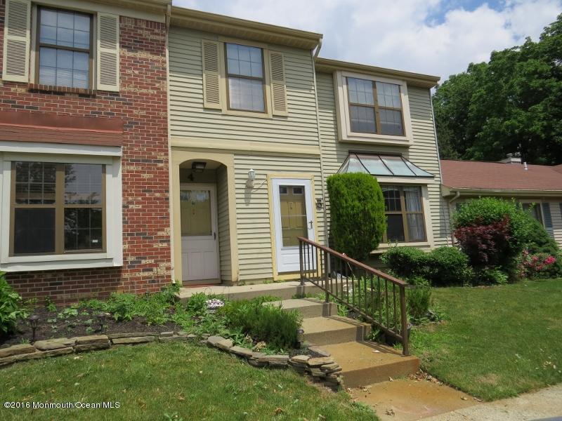 5 Claridge Court, Unit 4 Freehold, NJ 07728 - Photo 2 of 14 IMG_2734 (800x600)