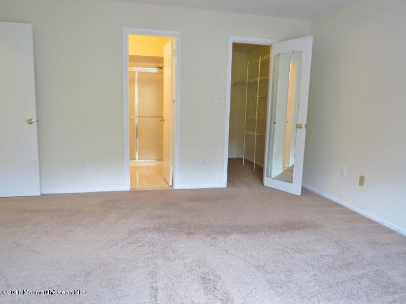 5 Claridge Court, Unit 4 Freehold, NJ 07728 - Photo 9 of 14 IMG_2747 (800x600)