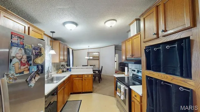 $215,000 | 536 Apricot Lane, Reeds Spring, MO 65737