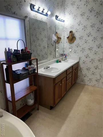 $229,000 | 536 Apricot Lane, Reeds Spring, MO 65737