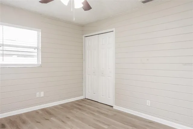 an empty room with a empty space