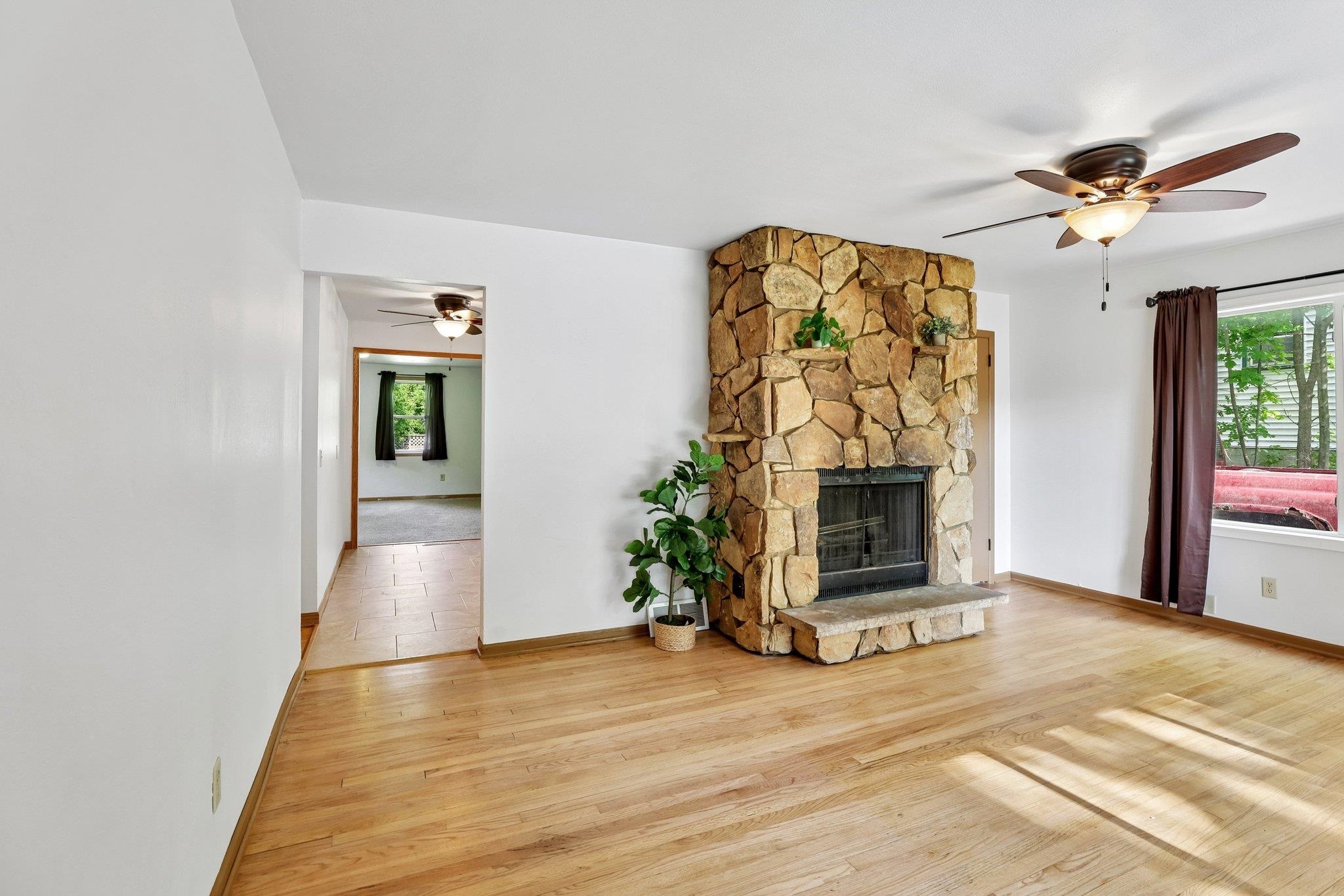 4513 Esch Lane Madison, WI 53704 - Photo 3 of 37