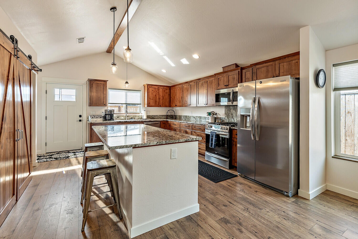 205 Suncrest Road Talent, OR 97540 - Photo 9 of 32 19_SR_19_mls