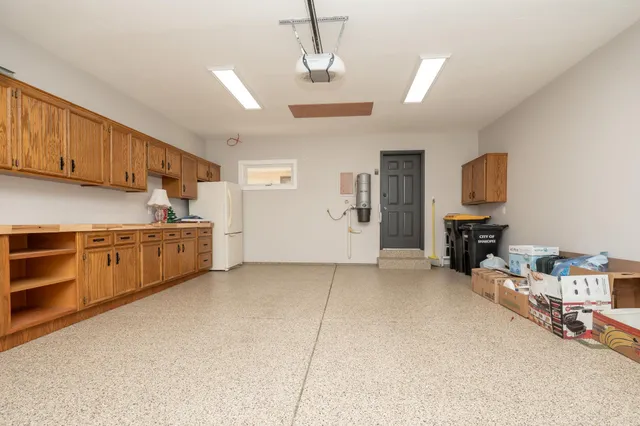 $329,900 | 1813 6th Avenue West, Shakopee, MN 55379