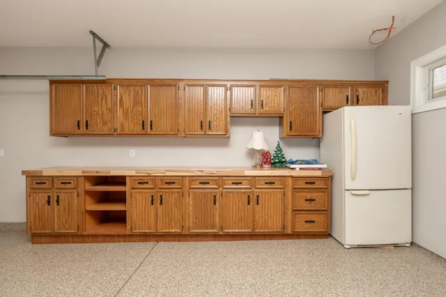 $329,900 | 1813 6th Avenue West, Shakopee, MN 55379