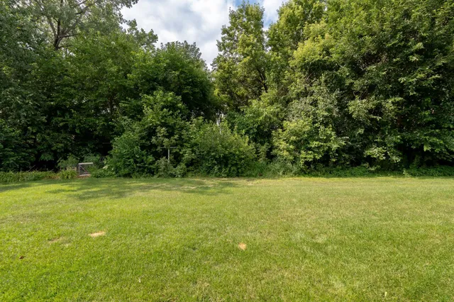 $329,900 | 1813 6th Avenue West, Shakopee, MN 55379