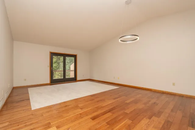 $329,900 | 1813 6th Avenue West, Shakopee, MN 55379