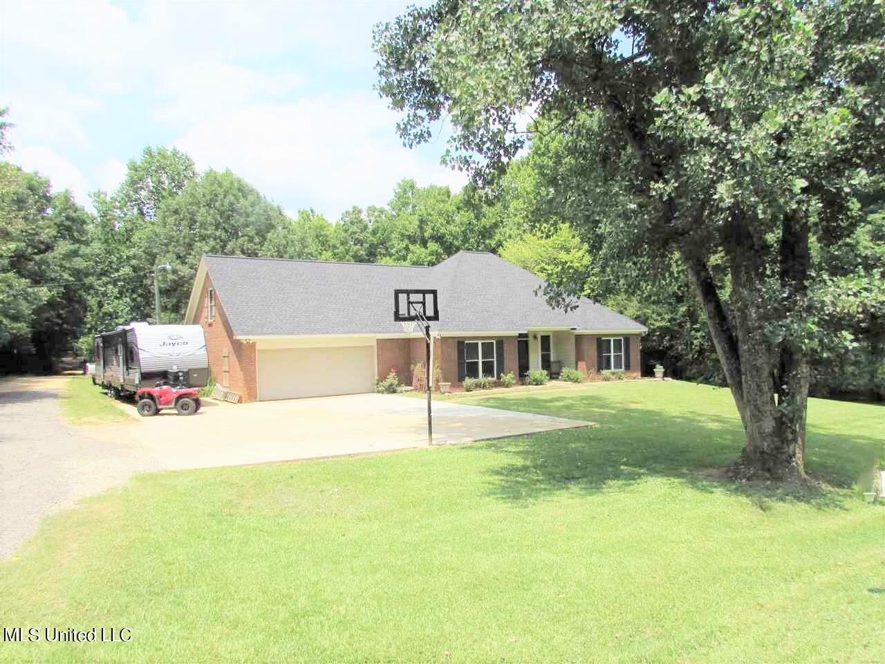 121 David Henderson Road Pelahatchie, MS 39145 - Photo 1 of 65 20211003025421542174000000-o