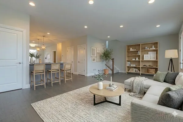 $749,999 | 113 Roman Lane, Hawthorn Woods, IL 60047