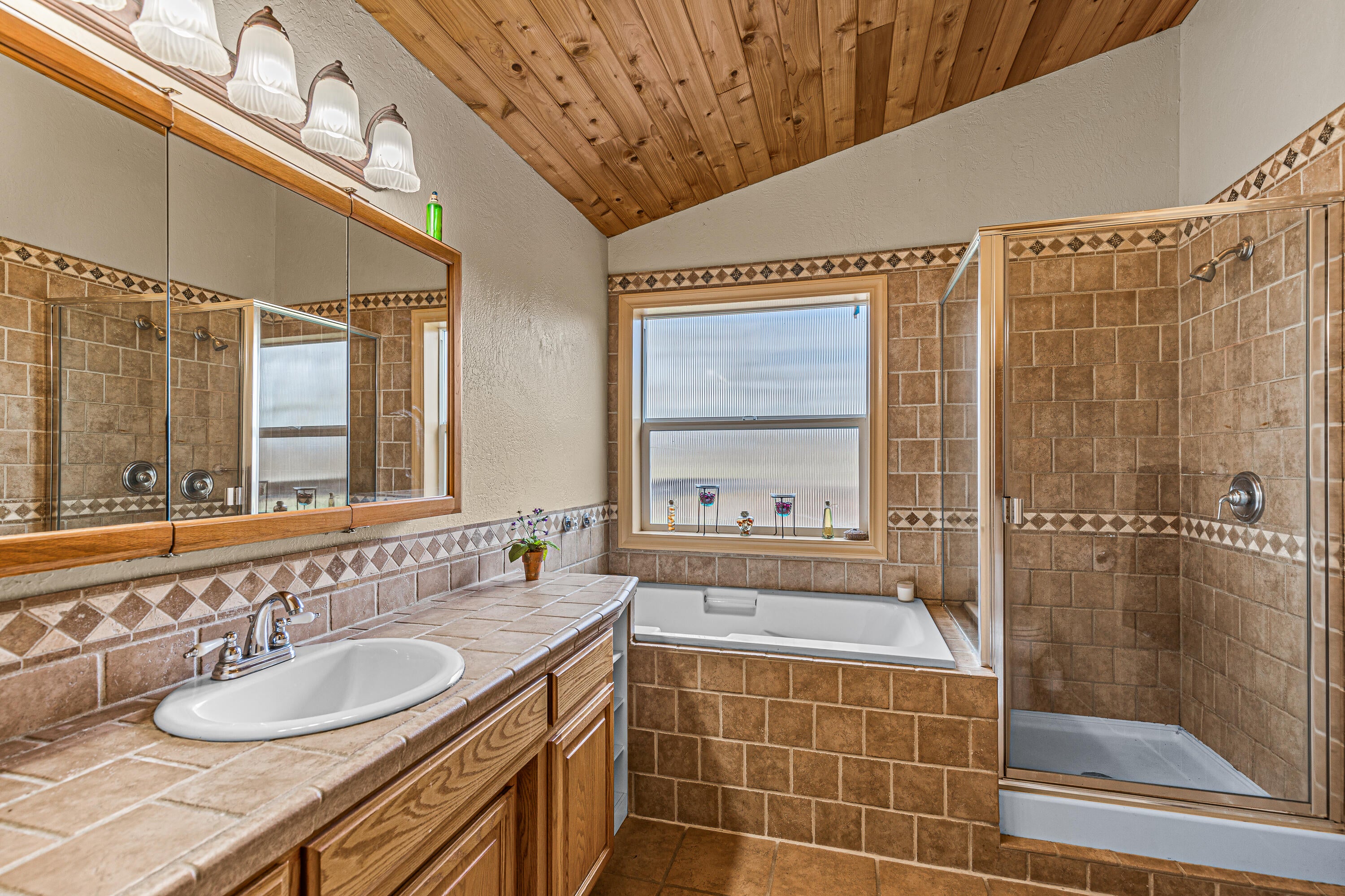 446 Ayres Road Eagle Point, OR 97524 - Photo 31 of 59 30