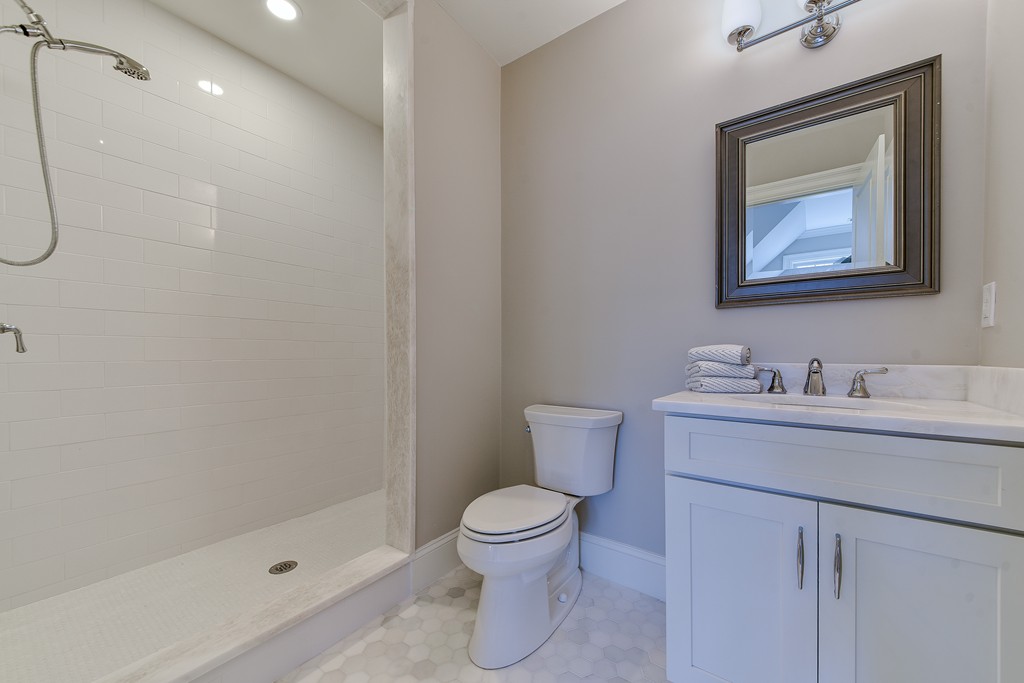 40 Chesterton Road Wellesley, MA 02481 - Photo 23 of 30