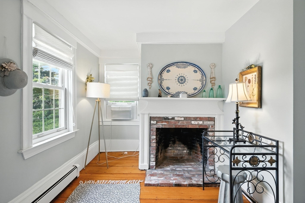 159 Elm Street, Unit 1 Marblehead, MA 01945 - Photo 14 of 28 Gallery Image 14