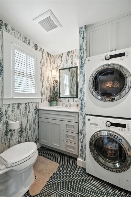 159 Elm Street, Unit 1 Marblehead, MA 01945 - Photo 18 of 28 Gallery Image 18