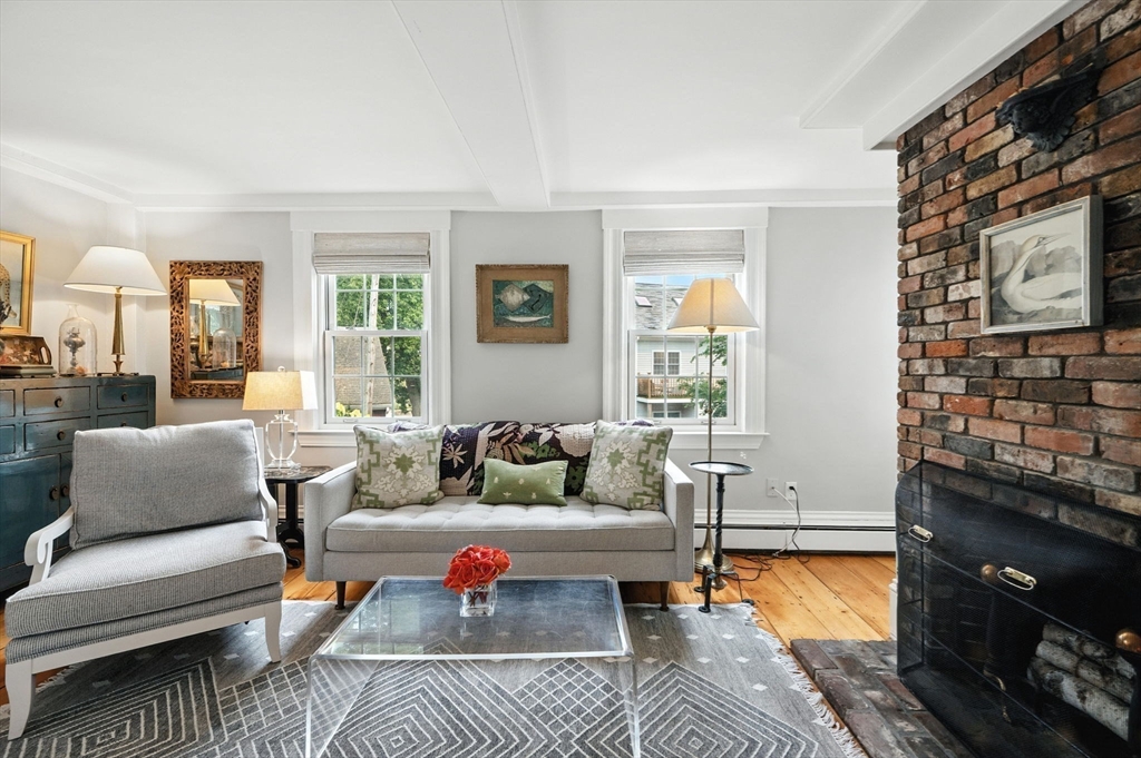 159 Elm Street, Unit 1 Marblehead, MA 01945 - Photo 9 of 28 Gallery Image 9