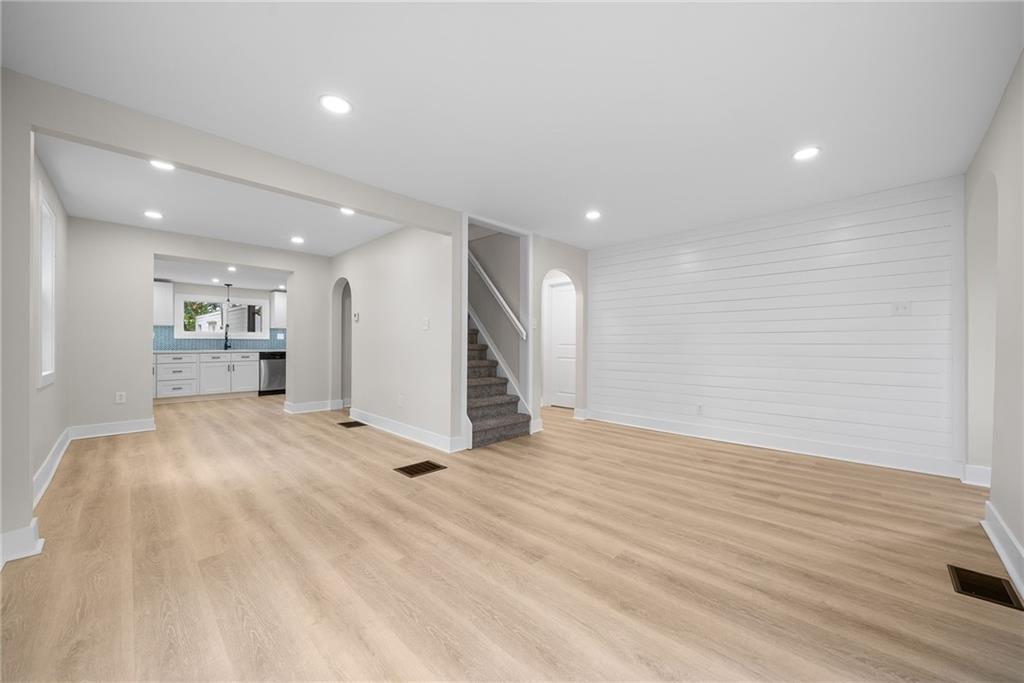 580 New York Avenue Rochester, PA 15074 - Photo 6 of 31 Gallery Image 6