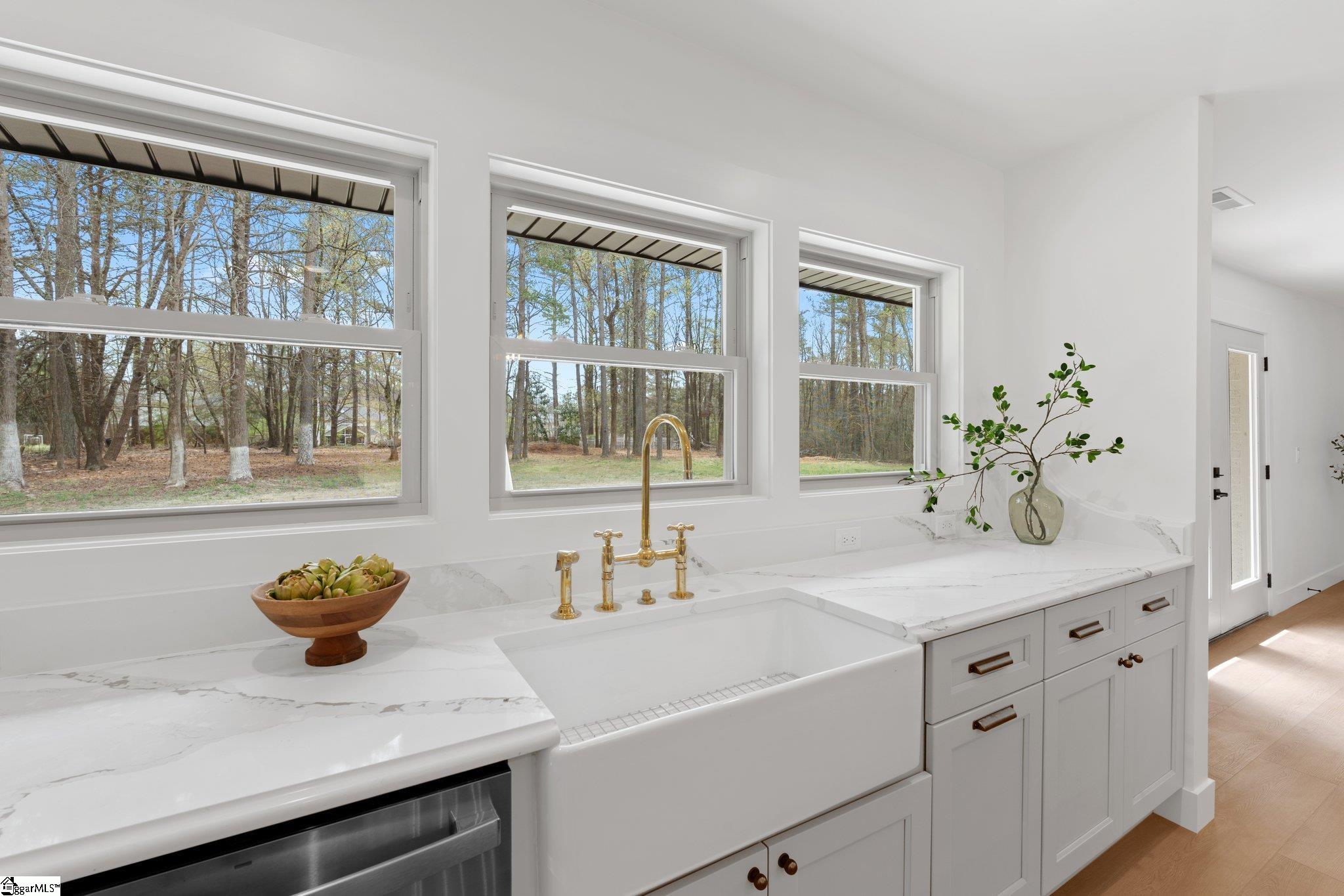 321 Dublin Road Greenville, SC 29615 - Photo 9 of 50 Gallery Image 9