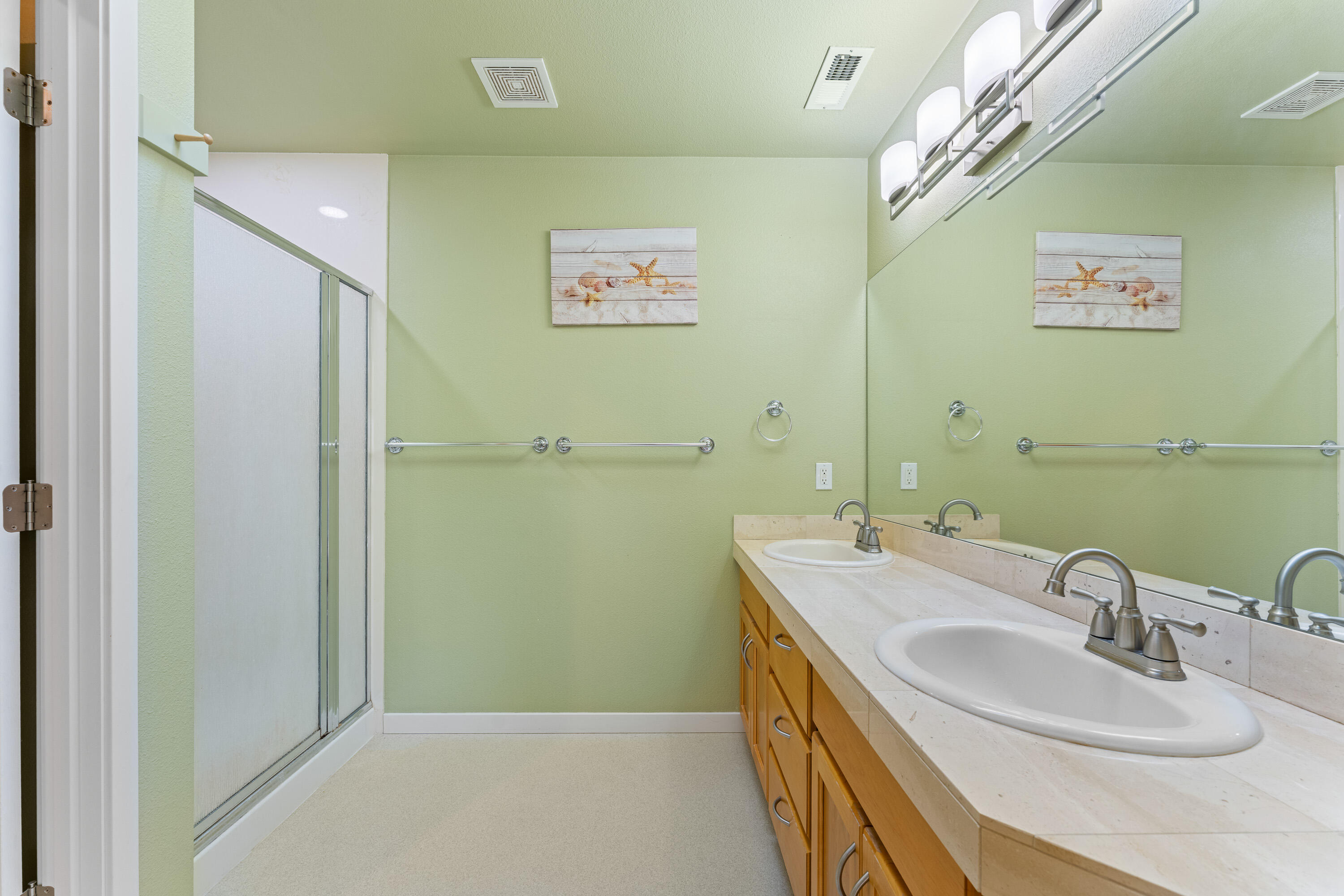 105 Cedar Ridge Terrace Rogue River, OR 97537 - Photo 6 of 23 a bathroom with a sink a vanity and a mirror