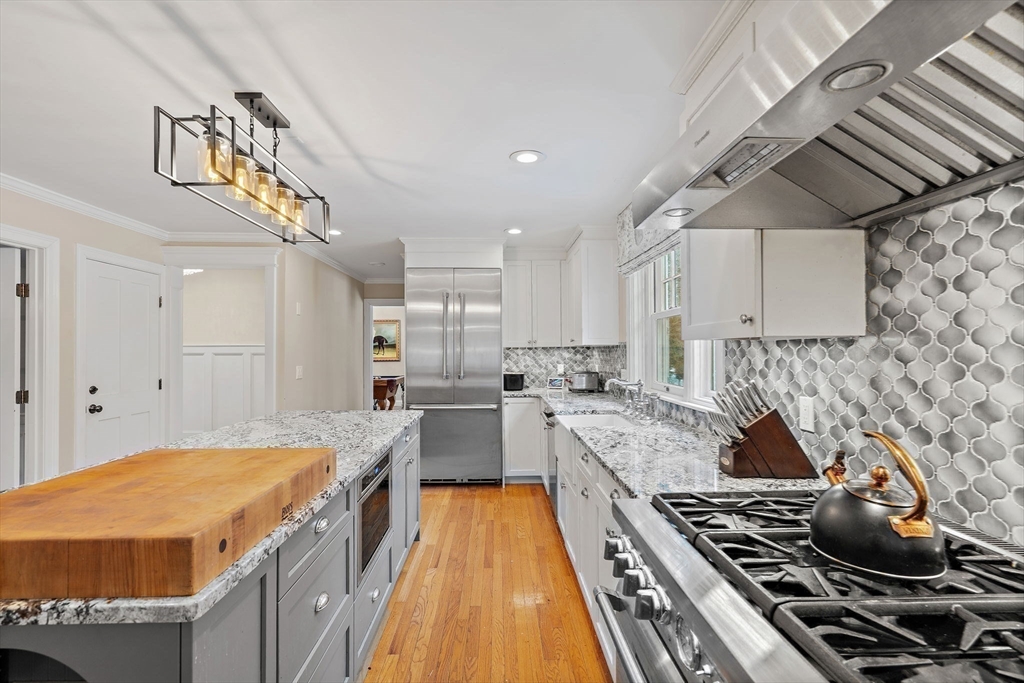 48 Chanticleer Road Sudbury, MA 01776 - Photo 7 of 37