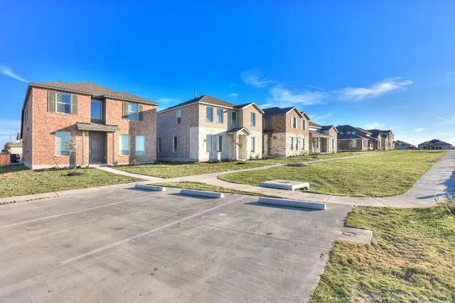 $2,390 | 18010 Cedar Waxwing Way, Unit 11, Pflugerville, TX 78660