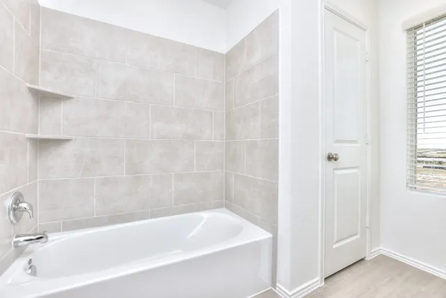 $2,390 | 18010 Cedar Waxwing Way, Unit 11, Pflugerville, TX 78660