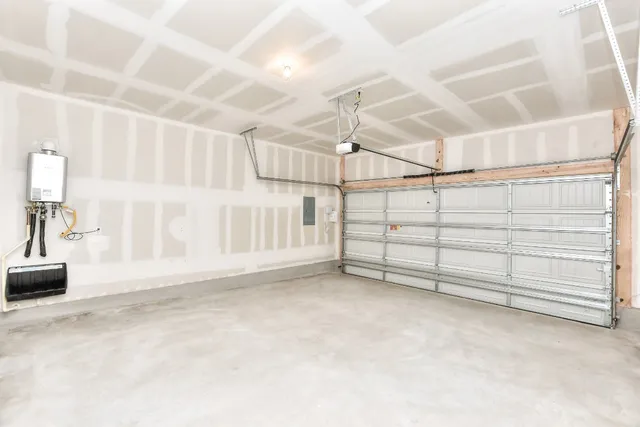 $2,390 | 18010 Cedar Waxwing Way, Unit 11, Pflugerville, TX 78660