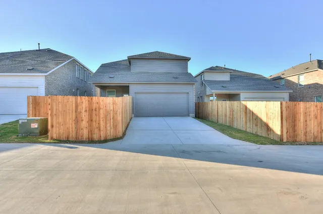 $2,390 | 18010 Cedar Waxwing Way, Unit 11, Pflugerville, TX 78660