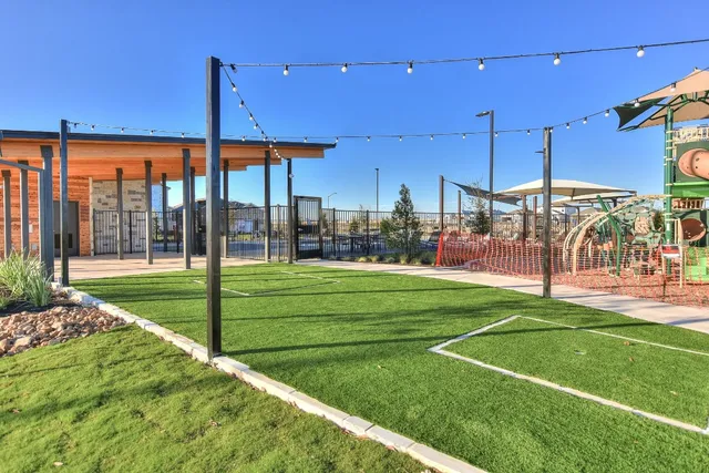 $2,390 | 18010 Cedar Waxwing Way, Unit 11, Pflugerville, TX 78660