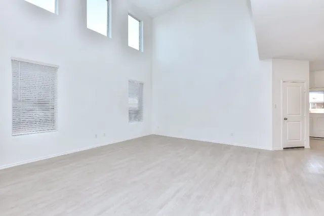 $2,390 | 18010 Cedar Waxwing Way, Unit 11, Pflugerville, TX 78660