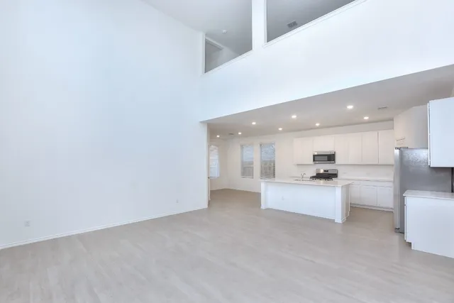 $2,390 | 18010 Cedar Waxwing Way, Unit 11, Pflugerville, TX 78660