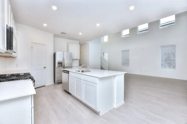 $2,390 | 18010 Cedar Waxwing Way, Unit 11, Pflugerville, TX 78660