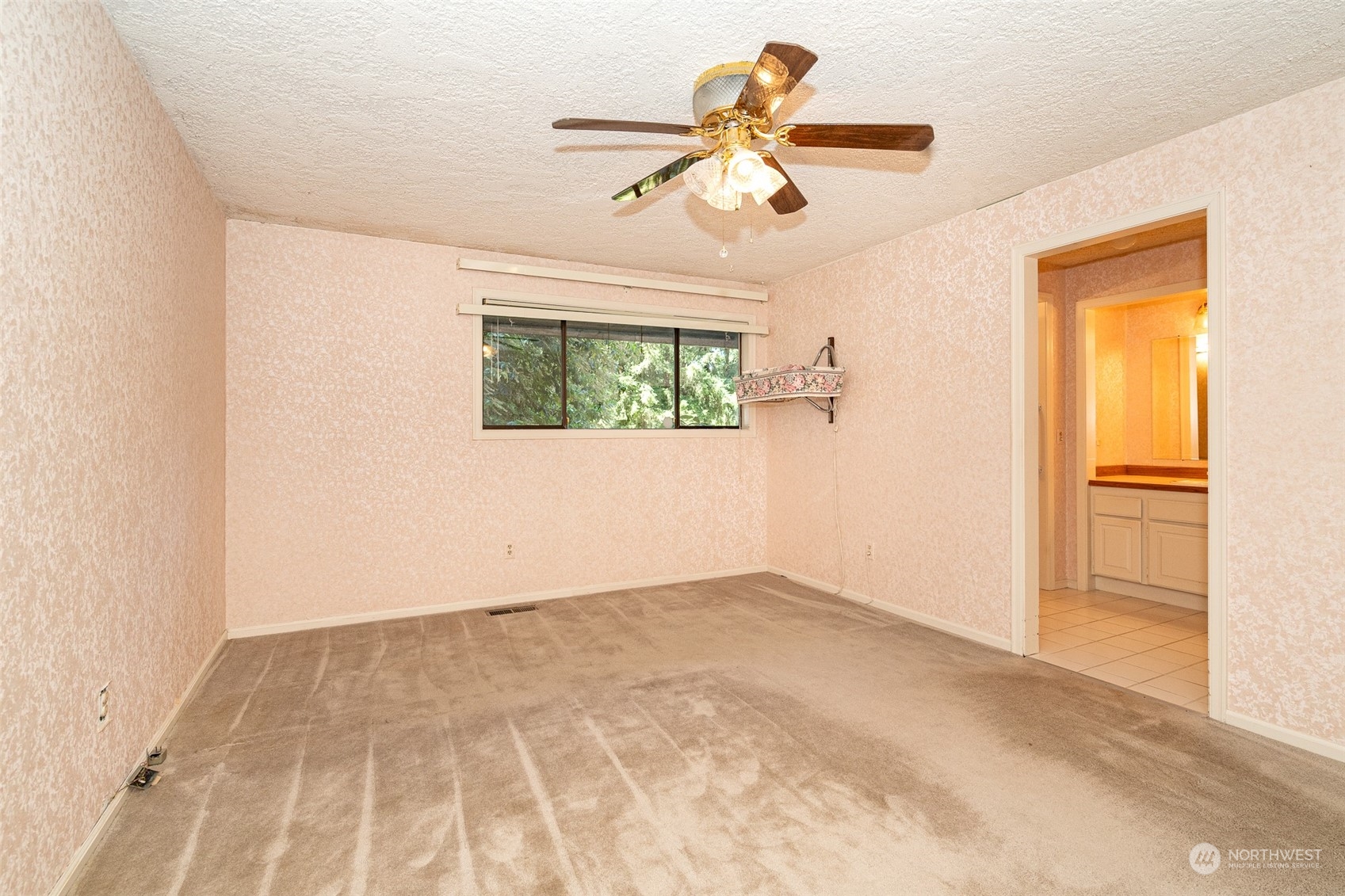 273 Brockway Road Chehalis, WA 98532 - Photo 28 of 39 wooden floor in an empty room