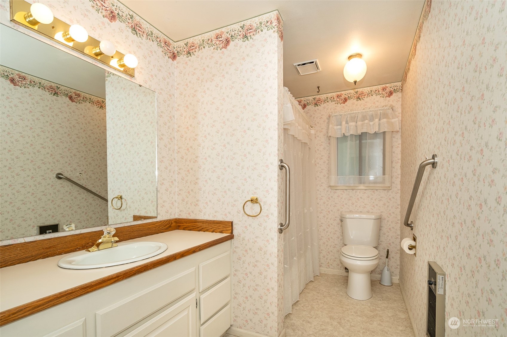 273 Brockway Road Chehalis, WA 98532 - Photo 35 of 39 a bathroom with a granite countertop sink toilet and shower