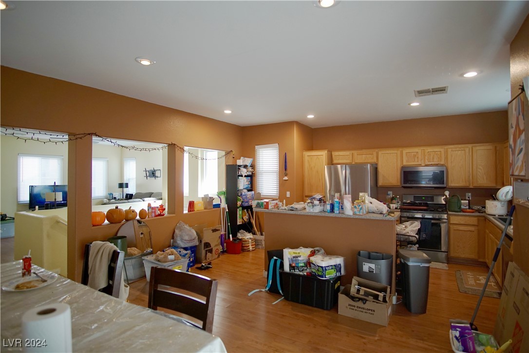 9352 Roping Cowboy Avenue Las Vegas, NV 89178 - Photo 8 of 38 Gallery Image 8
