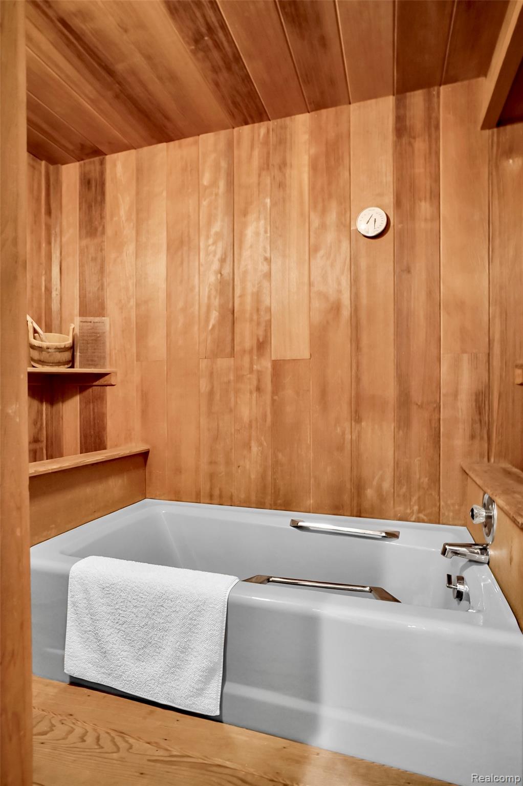 5300 Old Mill Road Rochester, MI 48306 - Photo 39 of 48 Sauna w/bathtub