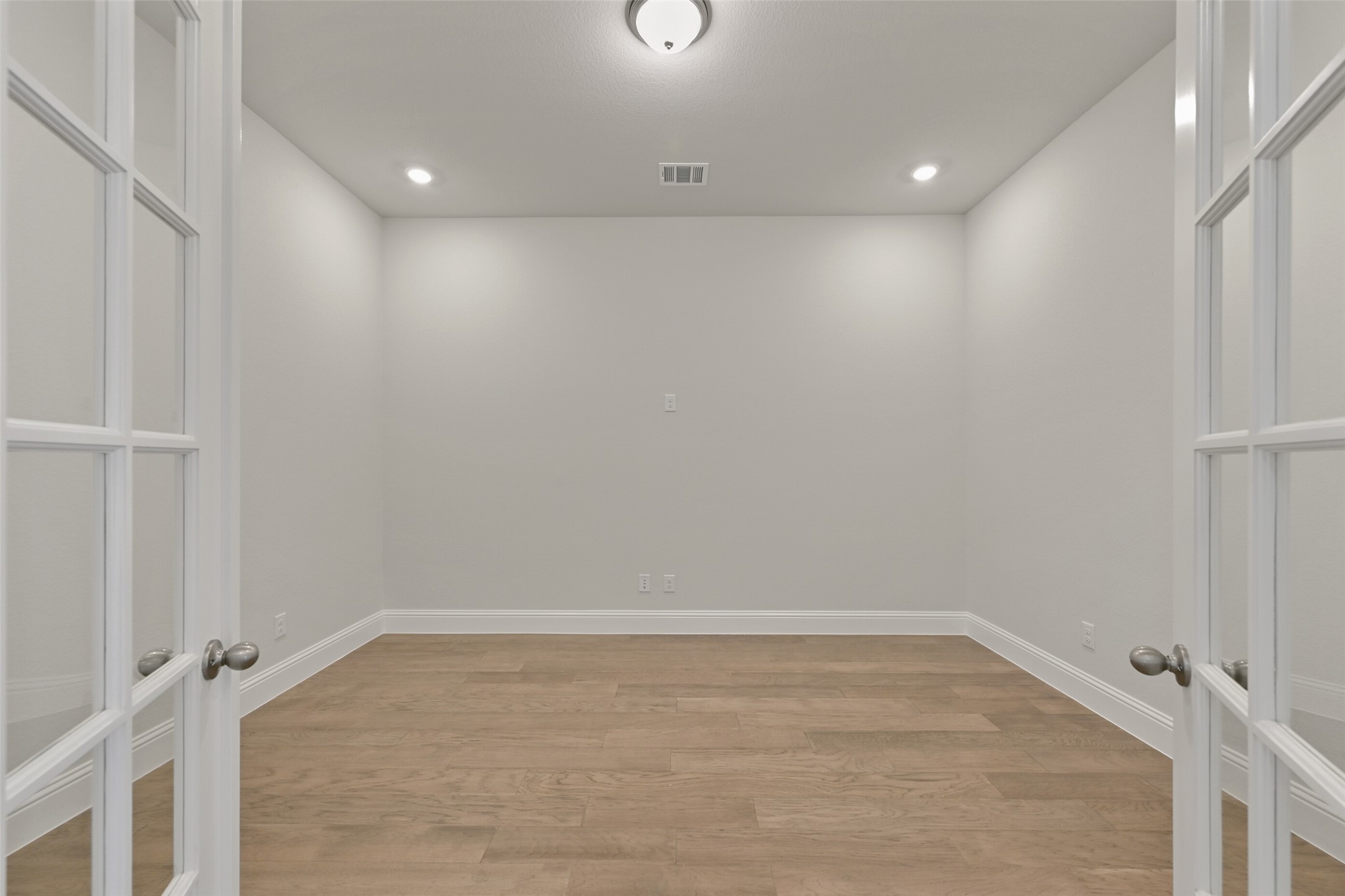 5215 Conifer Court Manvel, TX 77578 - Photo 16 of 49 a view of an empty room