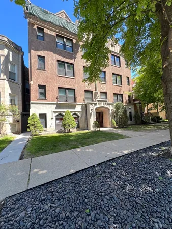 $1,300 | 4427 North Seeley Avenue, Unit 312, Chicago, IL 60625