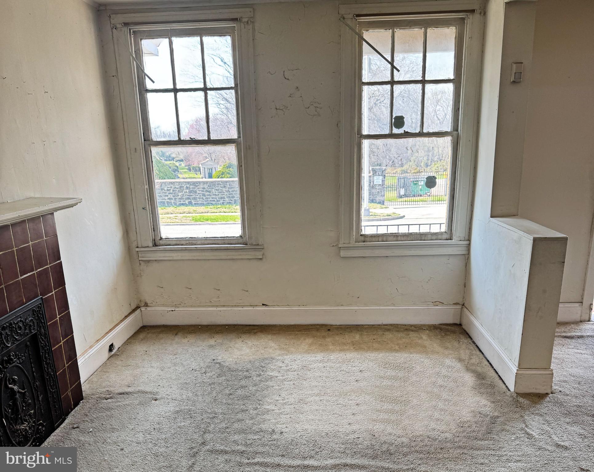 2215 Belair Road Baltimore, MD 21213 - Photo 4 of 18 Living room