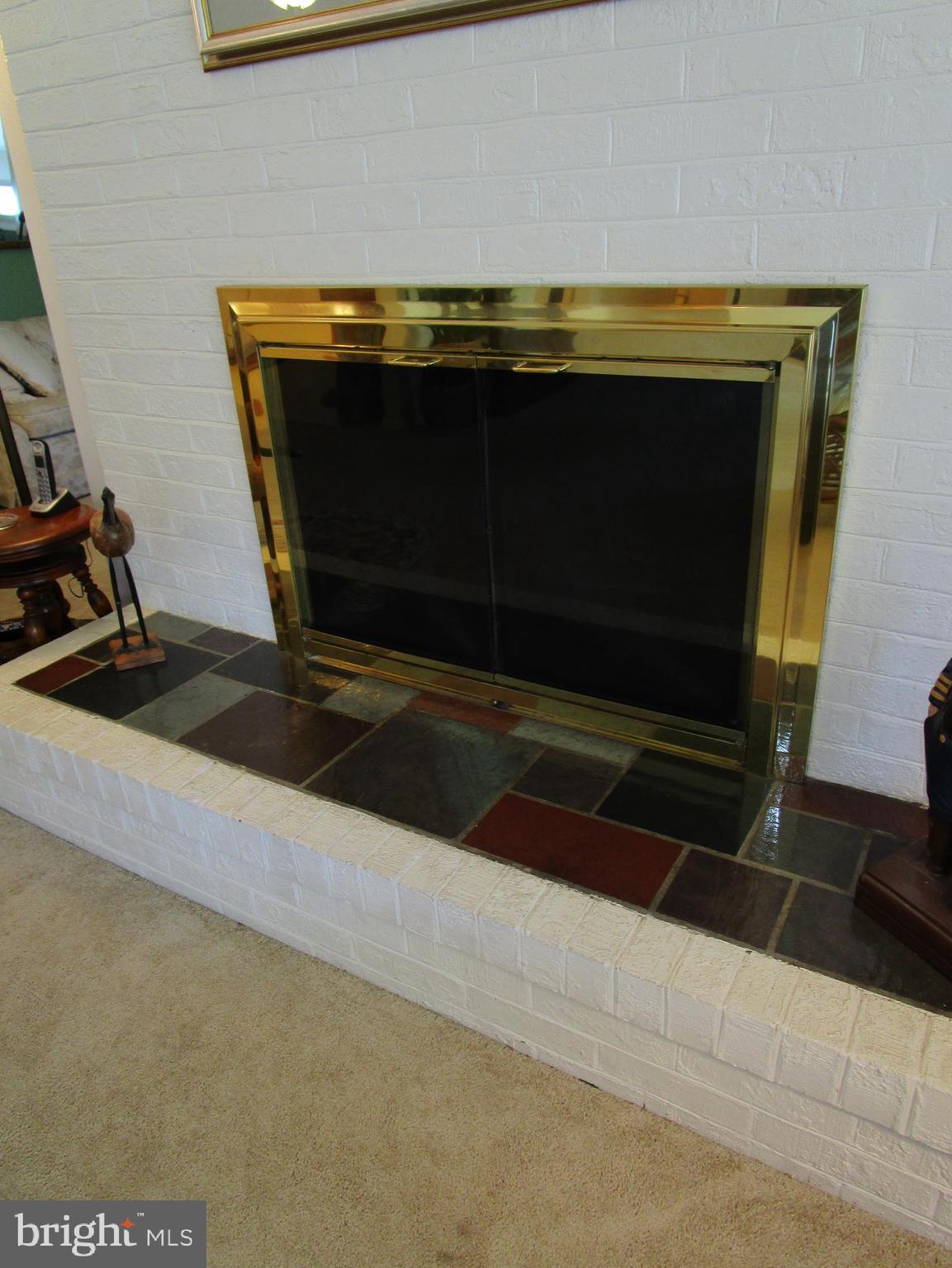 4166 Carrs Ridge Road Edgewater, MD 21037 - Photo 4 of 30 Gas fireplace w/remote