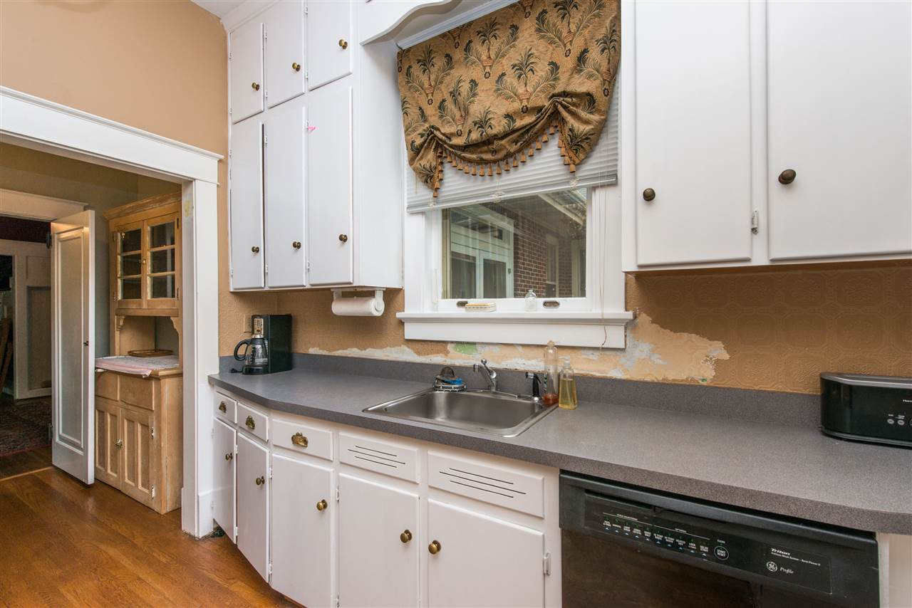 2216 Creston Road Raleigh, NC 27608 - Photo 8 of 21 Kitchen