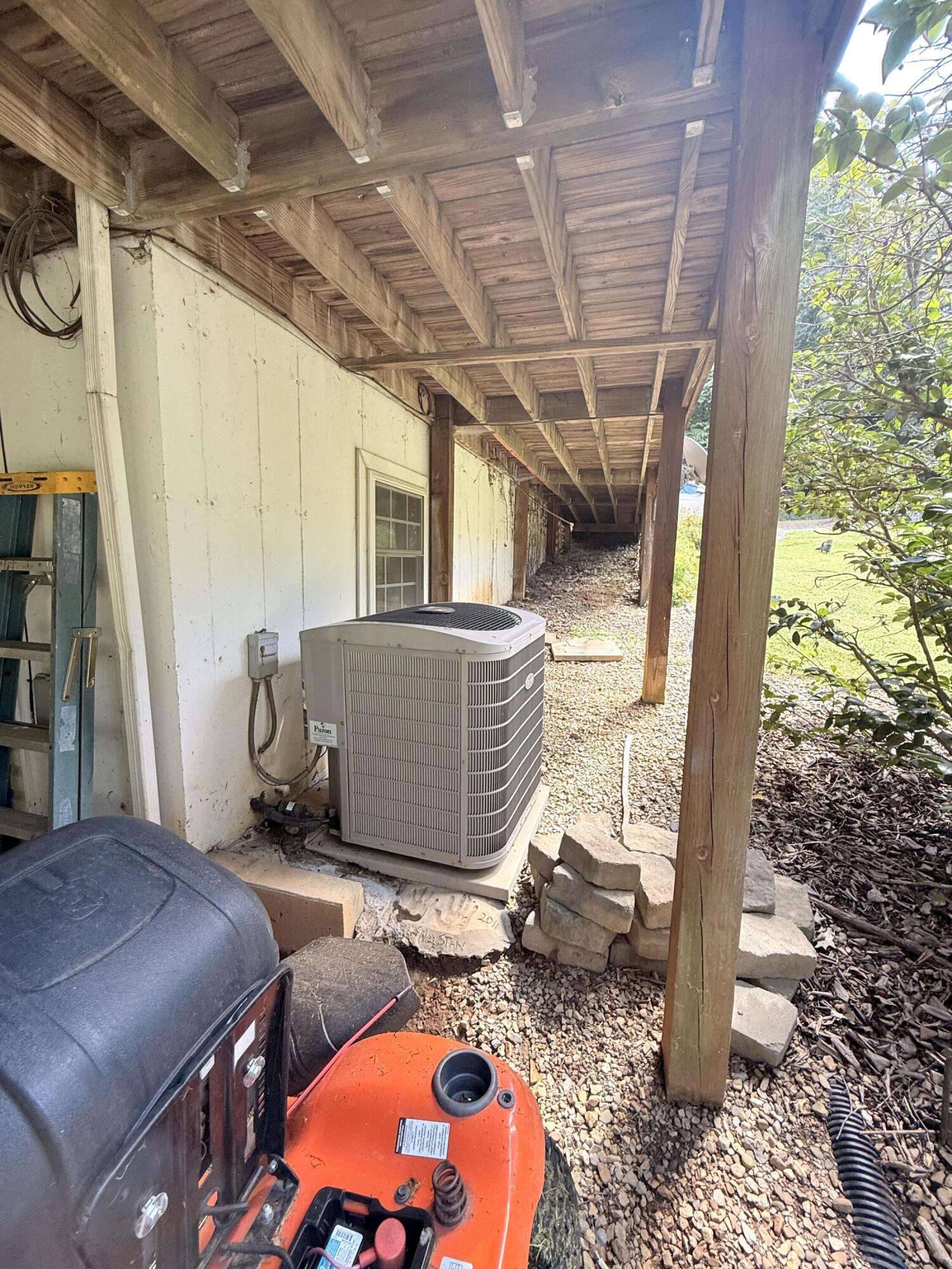 2204 Ridge Road Roanoke, VA 24014 - Photo 24 of 26 IMG_8104