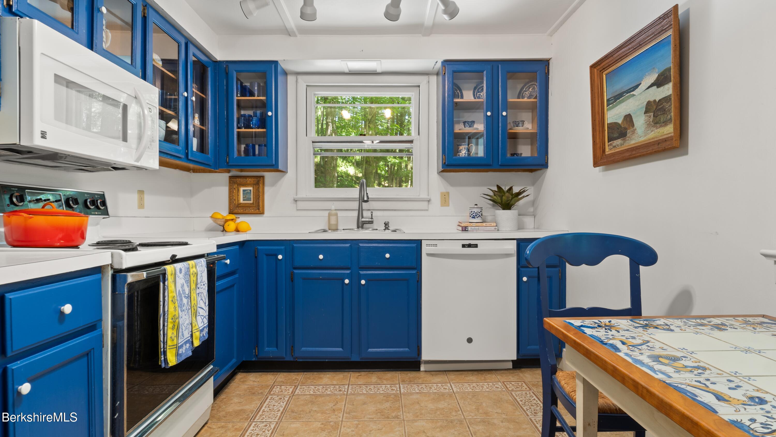 1 Pixley Hill Road Stockbridge, MA 01236 - Photo 14 of 27 Kitchen