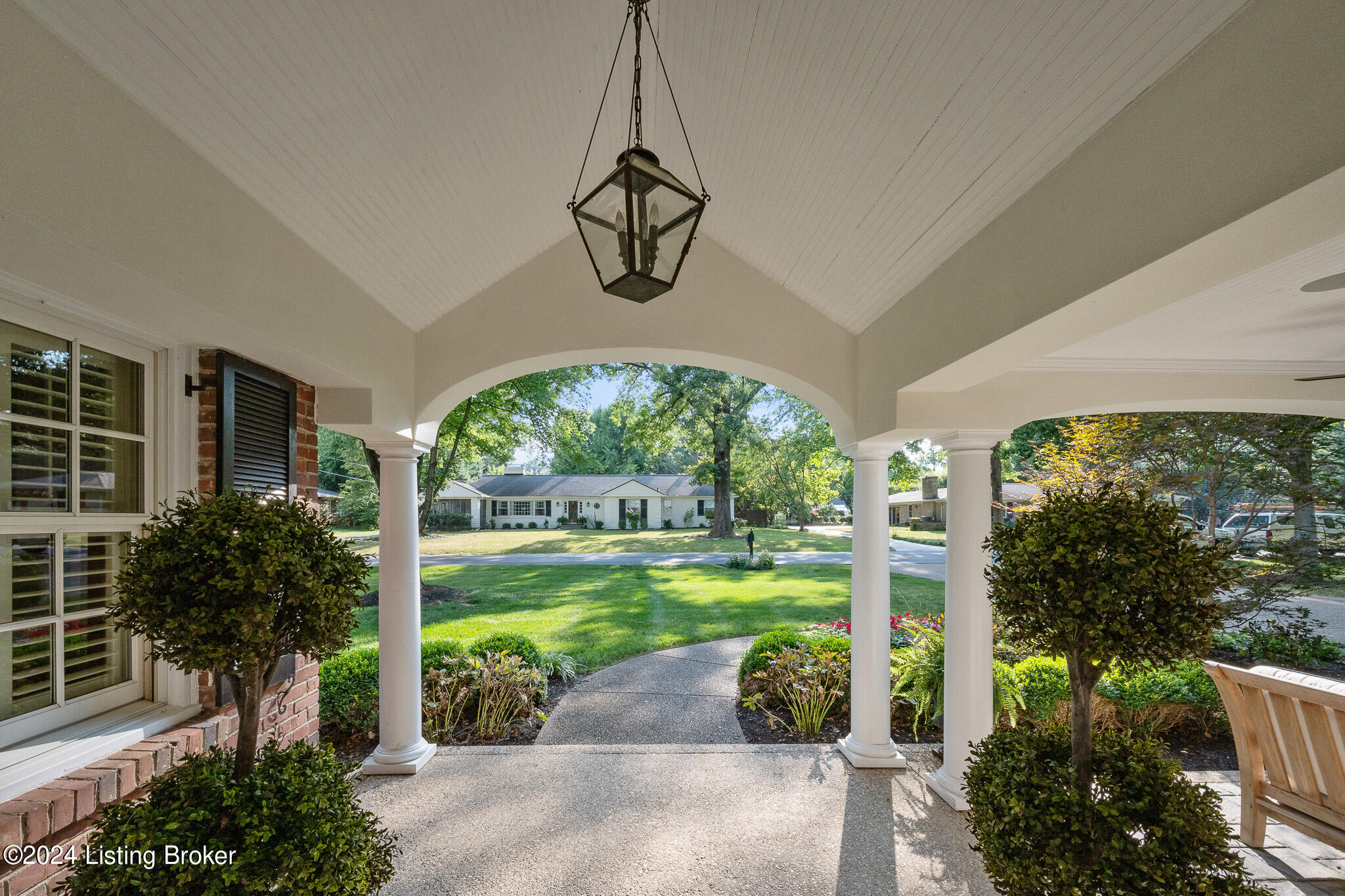 219 Smithfields Road Louisville, KY 40207 - Photo 4 of 58 219 Smithfields Rd-9