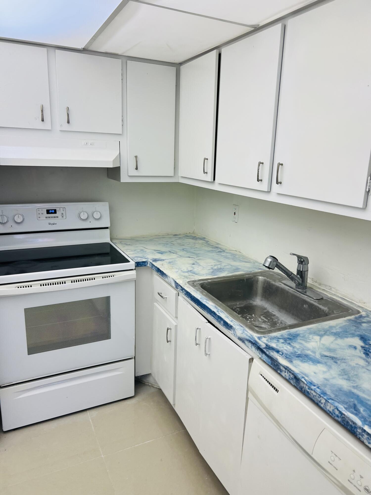 614 Northwest 13th Street, Unit 280 Boca Raton, FL 33486 - Photo 3 of 14 614 NW 13th 28