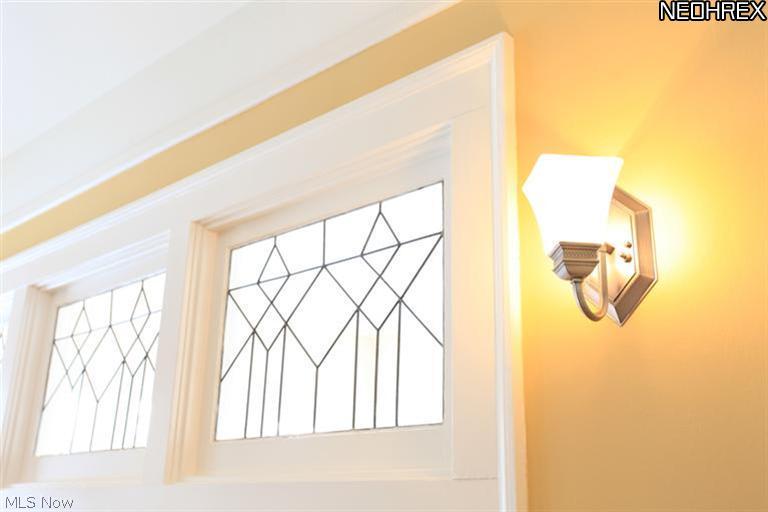 3086 Chadbourne Road Cleveland, OH 44120 - Photo 6 of 25 This close-up draws attention to the beautiful leaded glass windows that add to the traditional Craftsman style of this home.
