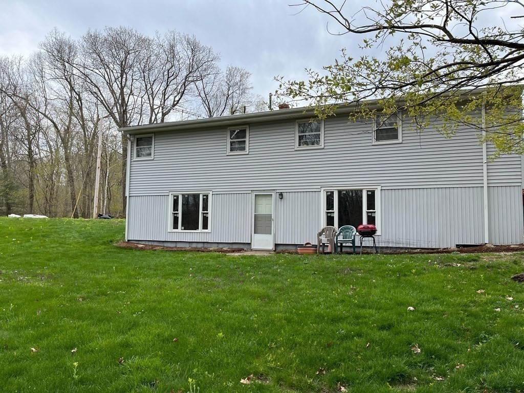 51 Redfield Road Worcester, MA 01603 - Photo 6 of 17