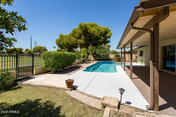 $3,000 | 7232 South La Rosa Drive, Tempe, AZ 85283