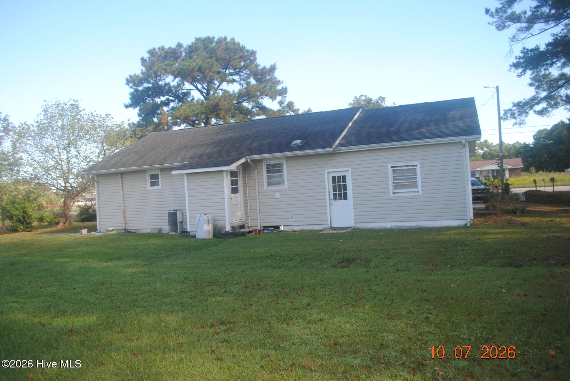 517 Waters Road Jacksonville, NC 28546 - Photo 4 of 16 DSC_0599