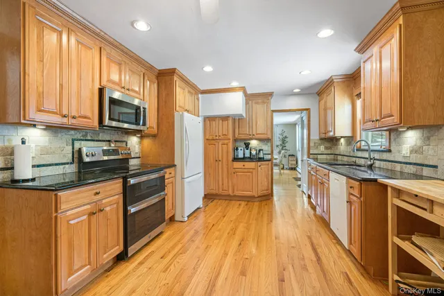 $3,350 | 98 Ludlam Road, Monroe, NY 10950