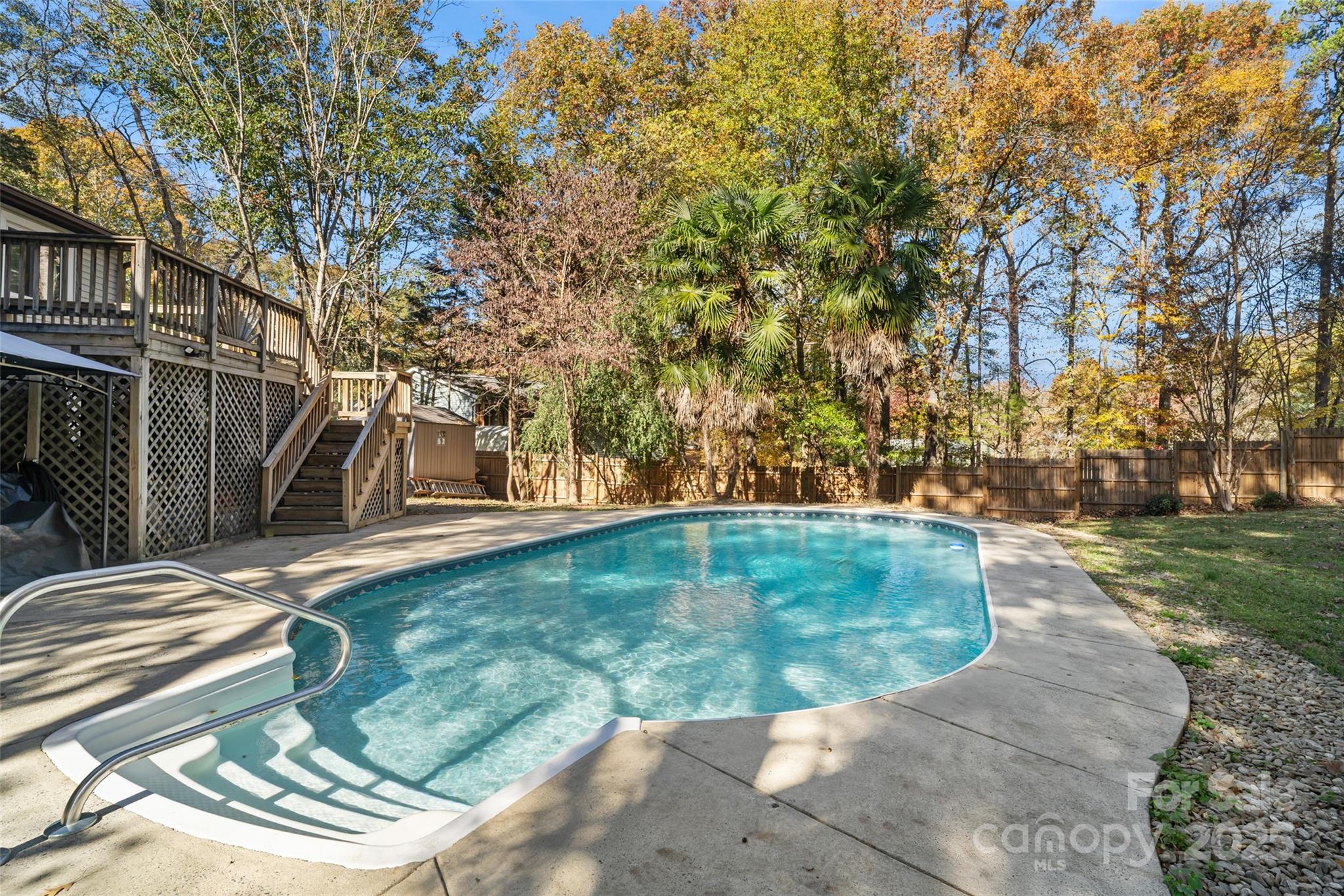 5709 Shadow Creek Road Charlotte, NC 28226 - Photo 33 of 39 a view of a backyard